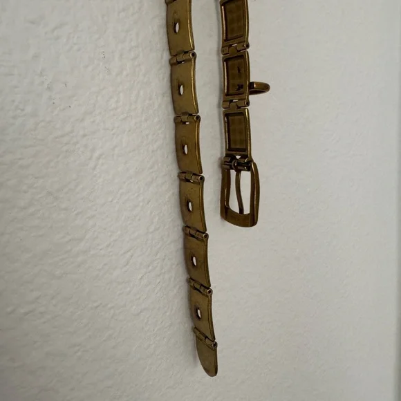 Vintage - Gold metal belt 42 & 1/2 inches long - Picture 2 of 4